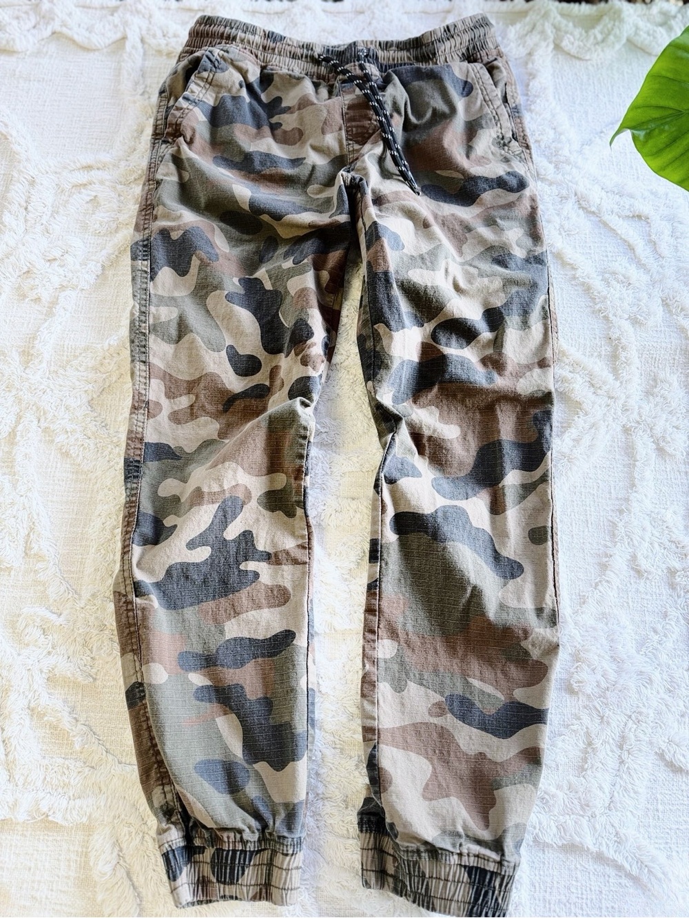 WT02 Men’s Camo Jogger Pants Size Small Ripstop Cargo Streetwear Drawstring